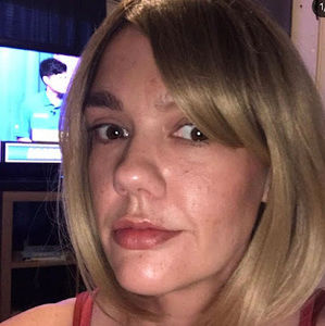 Meet your Posher, Cassandra